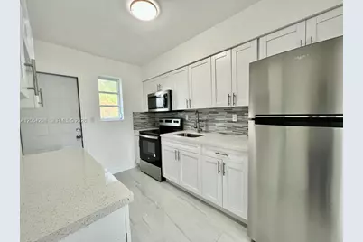 917 NW 103rd St #917, Miami, FL 33150 - Photo 8
