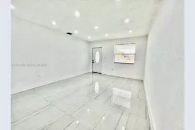 917 NW 103rd St #917, Miami, FL 33150 - Photo 4