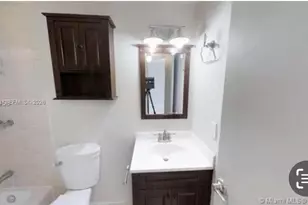 501 SW 1st St, Miami, FL 33130 - Photo 12