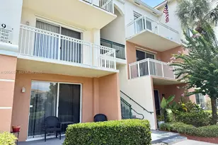 9208 W Myrtlewood Cir W, Palm Beach Gardens, FL 33418 - Photo 2