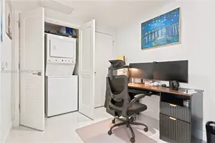 1080 Brickell Ave, Miami, FL 33131 - Photo 6