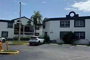 9711 Fontainebleau Blvd, Miami, FL 33172 - Photo 2