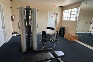 9711 Fontainebleau Blvd, Miami, FL 33172 - Photo 32