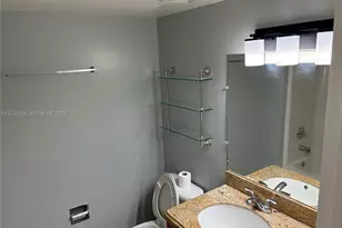 9711 Fontainebleau Blvd, Miami, FL 33172 - Photo 14