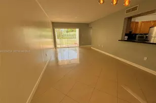 9711 Fontainebleau Blvd, Miami, FL 33172 - Photo 6