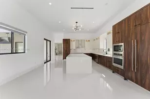 10005 SW 66th St, Miami, FL 33173 - Photo 16