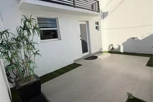 1955 NE 123rd St, North Miami, FL 33181 - Photo 4