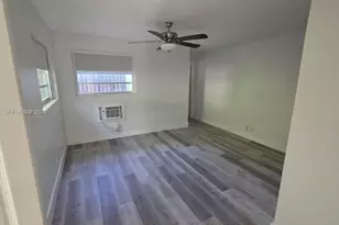 808 NE 10th St, Hallandale Beach, FL 33009 - Photo 12