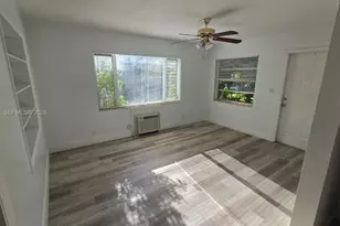 808 NE 10th St, Hallandale Beach, FL 33009 - Photo 8