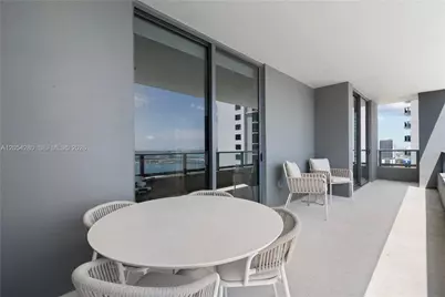 159 NE 6th St #2415, Miami, FL 33132 - Photo 6
