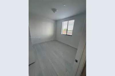 1091 E 17th St #403, Hialeah, FL 33010 - Photo 8