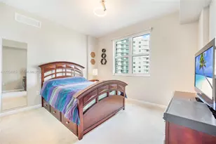 7910 Harbor Island Dr, North Bay Village, FL 33141 - Photo 10