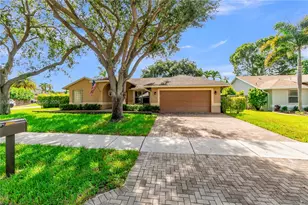 4252 SW 78th Dr, Davie, FL 33328 - Photo 6