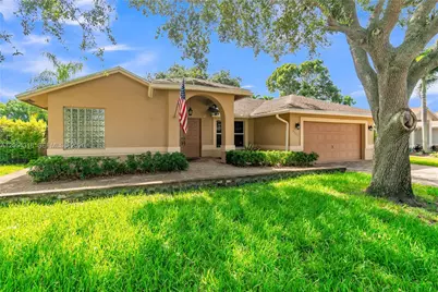 4252 SW 78th Dr, Davie, FL 33328 - Photo 2