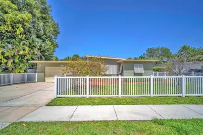 800 SW 8th Ter, Fort Lauderdale, FL 33315 - Photo 2