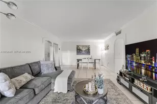 9320 Fontainebleau Blvd, Miami, FL 33172 - Photo 6