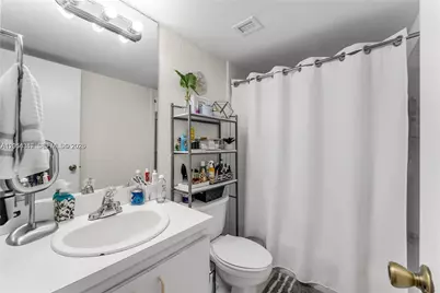 9320 Fontainebleau Blvd #215, Miami, FL 33172 - Photo 8
