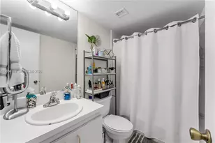 9320 Fontainebleau Blvd, Miami, FL 33172 - Photo 8