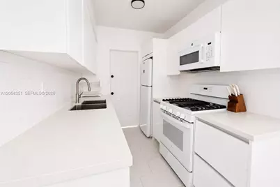 815 W 39th St #3, Miami Beach, FL 33140 - Photo 4