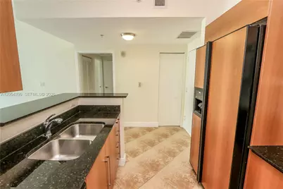 335 S Biscayne Blvd #3510, Miami, FL 33131 - Photo 10
