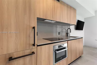 121 NE 5th St #1109, Miami, FL 33132 - Photo 8