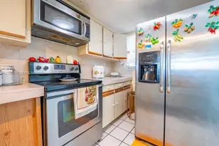 9917 W Okeechobee Rd, Hialeah Gardens, FL 33016 - Photo 16