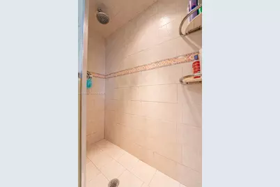 9917 W Okeechobee Rd #3-306, Hialeah Gardens, FL 33016 - Photo 8