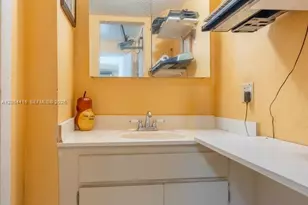 9917 W Okeechobee Rd, Hialeah Gardens, FL 33016 - Photo 18