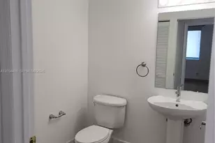 601 NE 36th St, Miami, FL 33137 - Photo 10