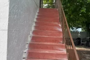642 E 2nd Ave, Hialeah, FL 33010 - Photo 22