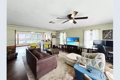 211 N 12th St, Leesburg, FL 34748 - Photo 8