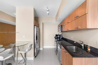 350 S Miami Ave #2515, Miami, FL 33130 - Photo 10