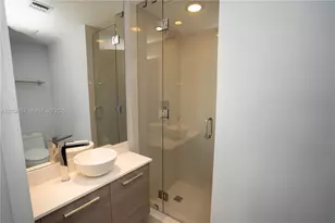 650 NE 32nd St, Miami, FL 33137 - Photo 10