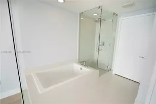 650 NE 32nd St, Miami, FL 33137 - Photo 16