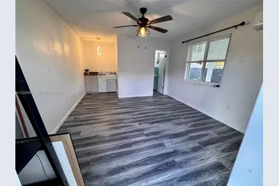 1158 NW 34th Ave, Miami, FL 33125 - Photo 18