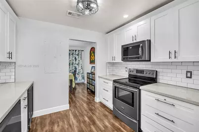 8747 Cleary Blvd, Plantation, FL 33324 - Photo 10