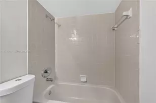 117 Lake Emerald Dr, Oakland Park, FL 33309 - Photo 26