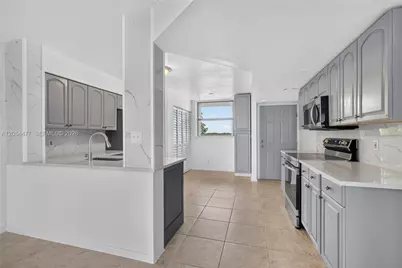 117 Lake Emerald Dr #408, Oakland Park, FL 33309 - Photo 4