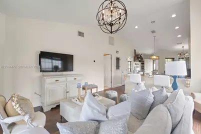18551 Woodstream Dr, Boca Raton, FL 33498 - Photo 8