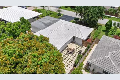 1892 NE 33rd St, Oakland Park, FL 33306 - Photo 40