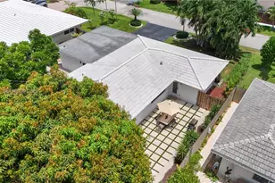 1892 NE 33rd St, Oakland Park, FL 33306 - Photo 40