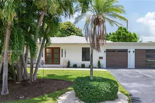 1892 NE 33rd St, Oakland Park, FL 33306 - Photo 2