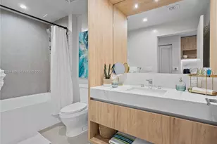 11 NE 6th St, Miami, FL 33132 - Photo 14