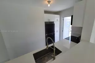 901 10th St, Miami Beach, FL 33139 - Photo 8