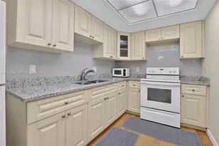 5951 Wellesley Park Dr, Boca Raton, FL 33433 - Photo 10