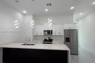 257/259 SW 3rd St, Cape Coral, FL 33991 - Photo 2