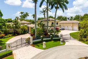 7855 SW 83rd Ct, Miami, FL 33143 - Photo 2