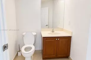11002 NW 83rd St, Doral, FL 33178 - Photo 6