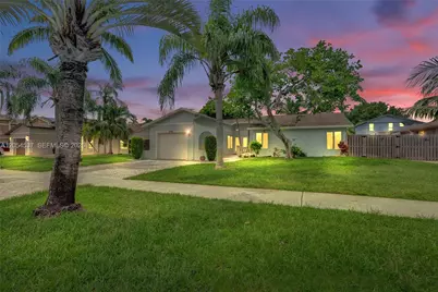 3946 NW 1st Dr, Deerfield Beach, FL 33442 - Photo 2