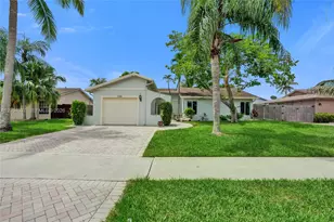 3946 NW 1st Dr, Deerfield Beach, FL 33442 - Photo 2